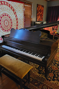 Piano in vocal studio